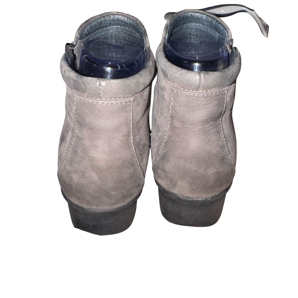 Dansko Taupe Leather Ankle Booties Side Zip Low Heel Comfort‎ Boots neutral 8 - Picture 3 of 5